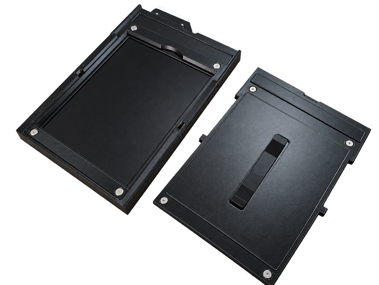 Interno del Wetplate Holder 4×5 MK4: sistema di caricamento posteriore / Inside the Wetplate Holder 4×5 MK4: rear-loading system